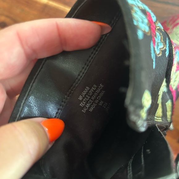 Marc Fisher Jana Women's Multi-Color Floral Embroidered Bootie Ankle Boots - Picture 13 of 13